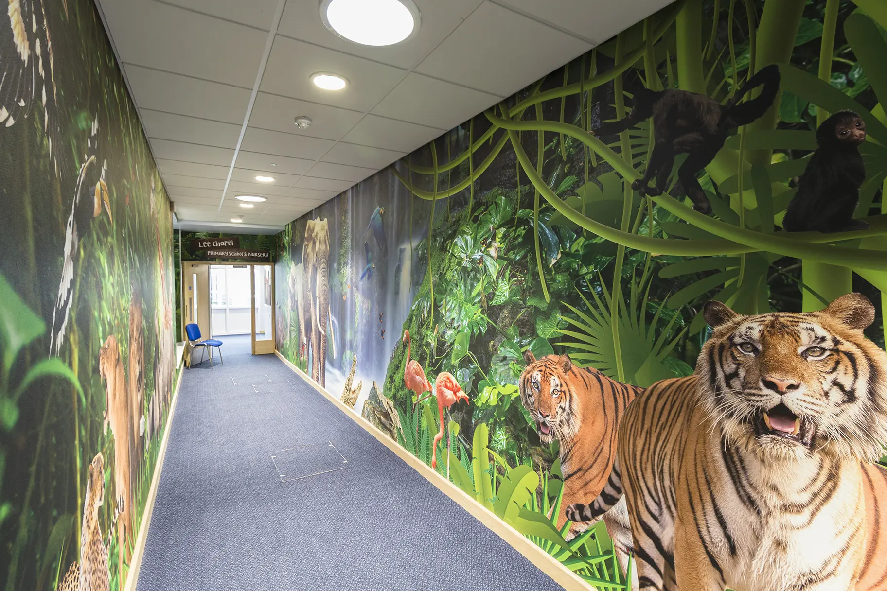 Lee Chapel School immersive jungle themed wall art