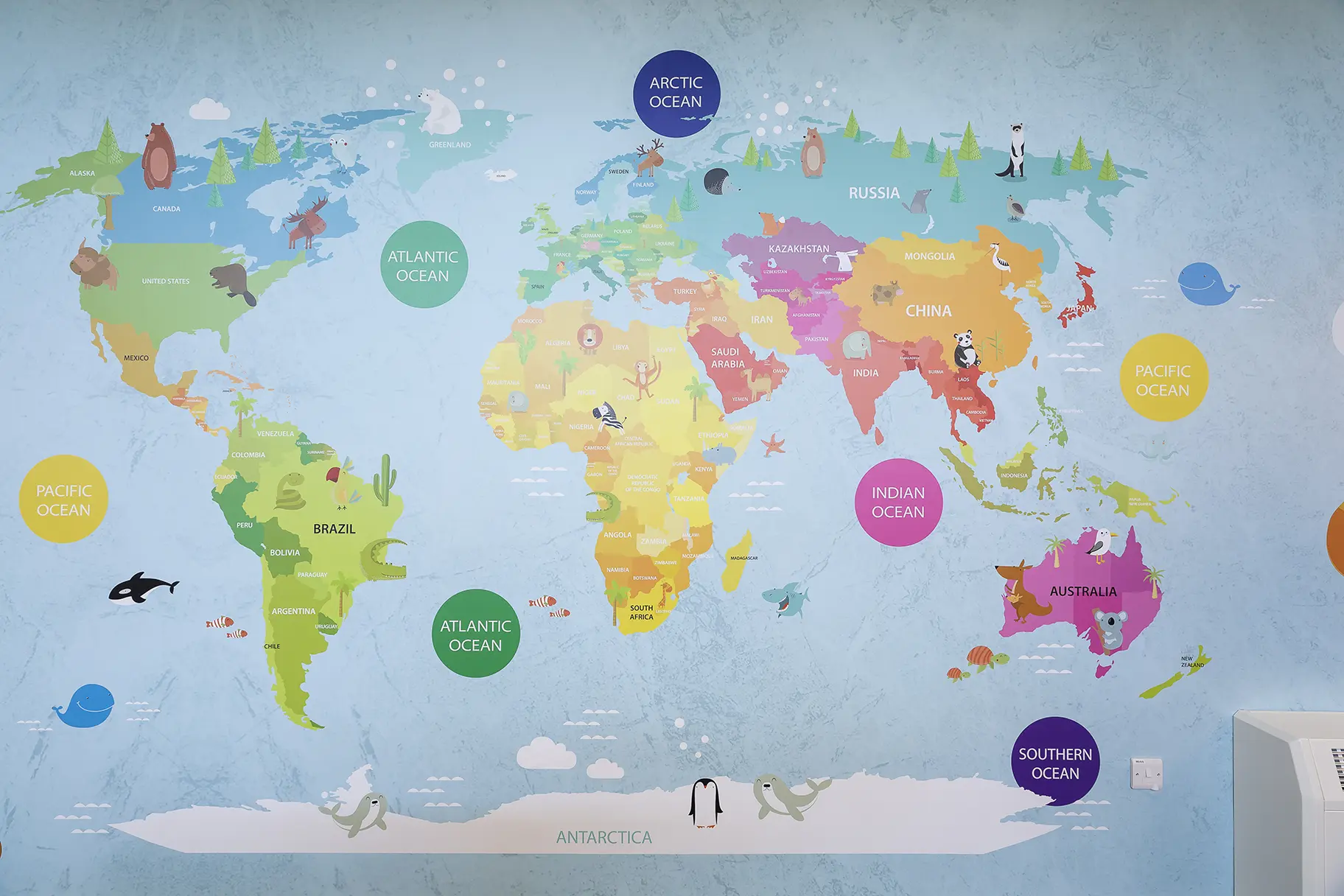 Burton End Primary Academy – World Map Feature Wall
