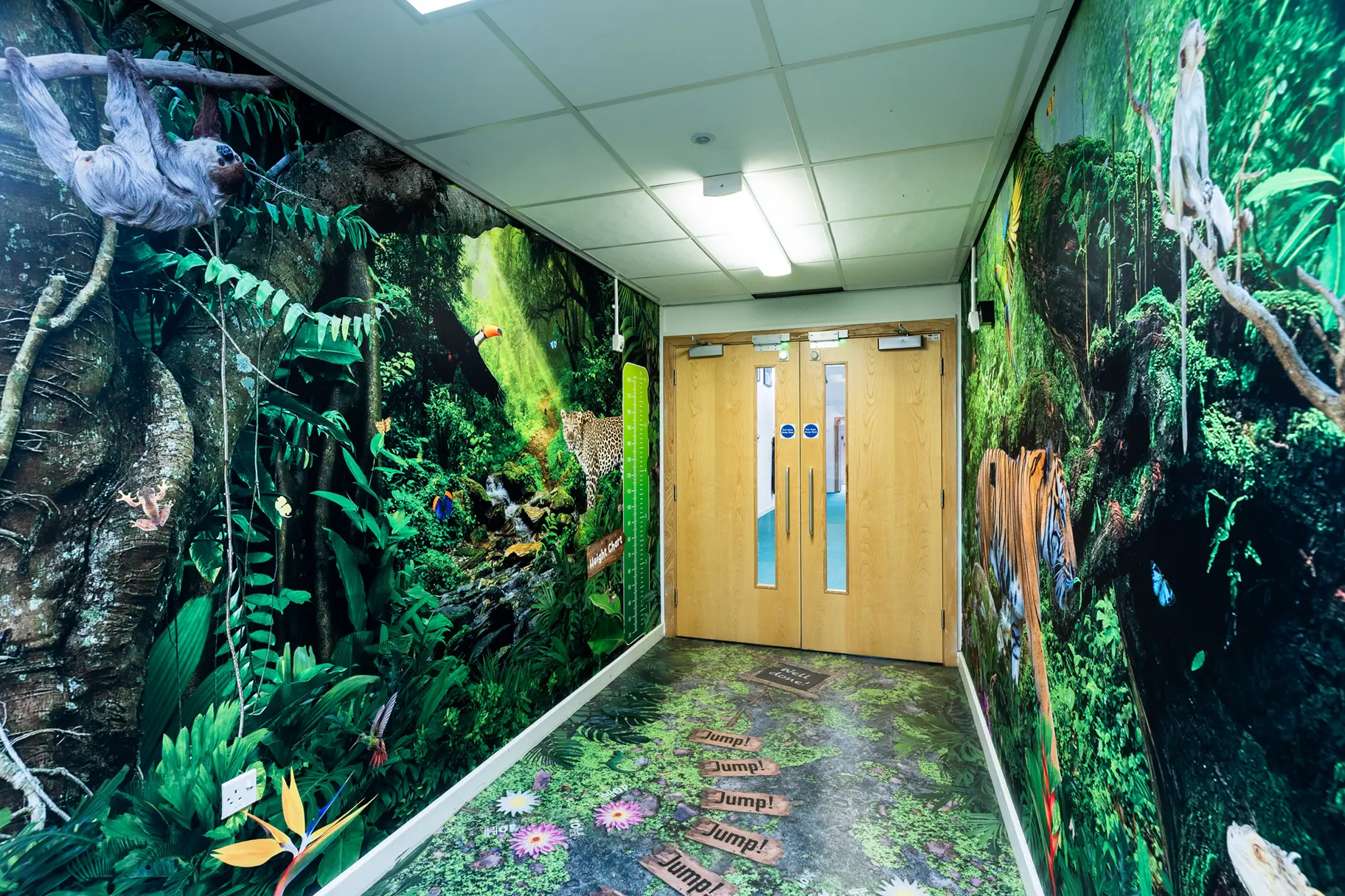 Crowdys Hill school immersive wall art