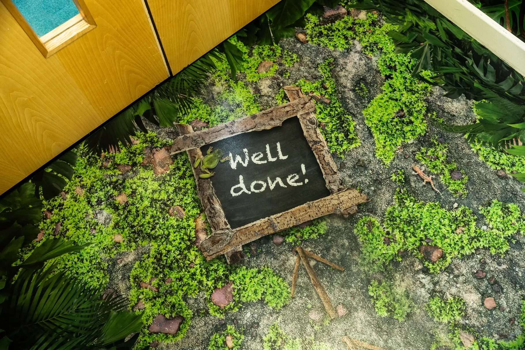 Crowdys Hill school immersive wall art