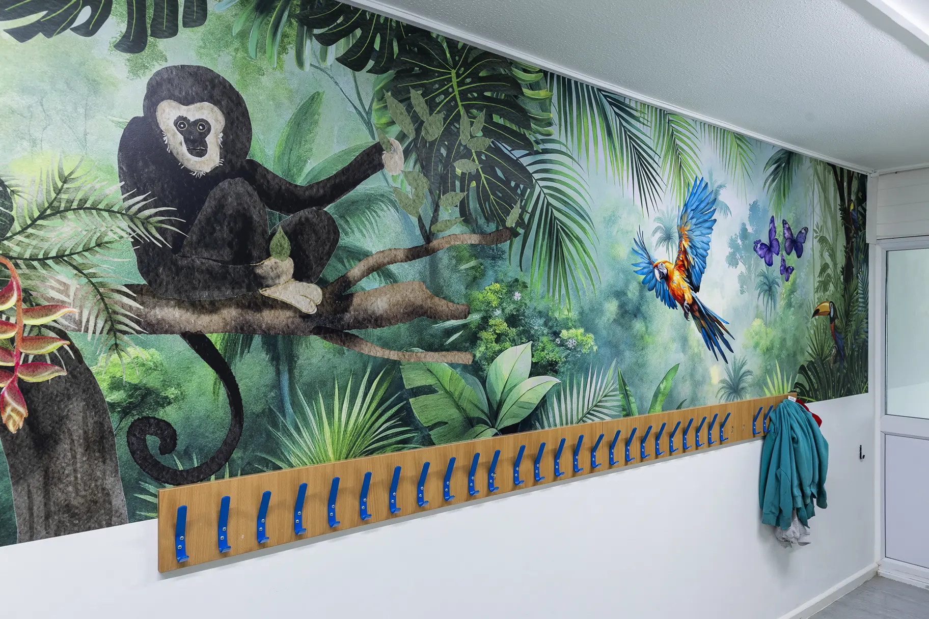 Hampton Infant School early years corridor wall art
